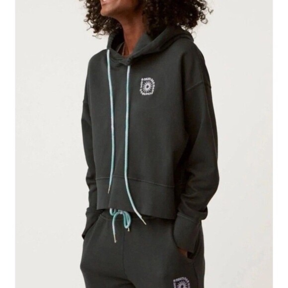 Daydreamer Tops - Daydreamer Vintage Black LA Shrunked Eye Cropped Hoodie Size Small